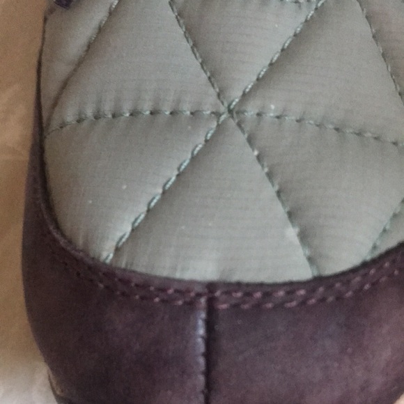 TEVA EMBER BOOTIES lightweight very comfortable. - Picture 7 of 8